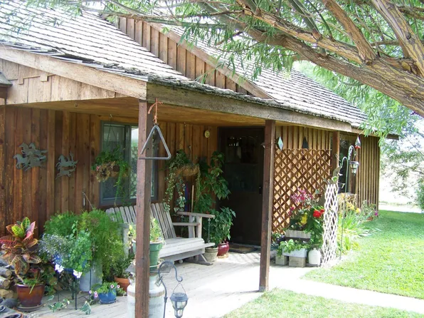 26 Gulch Creek Rd, Lander, WY 82520