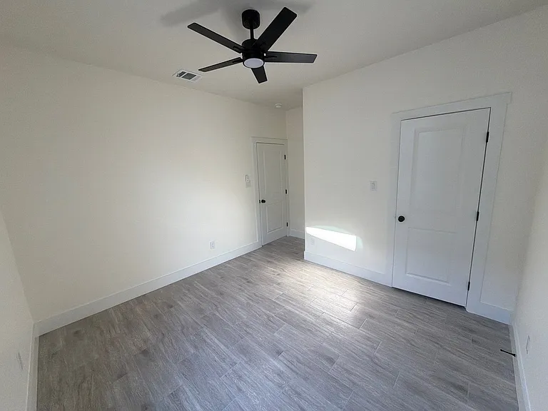 5707 Barkridge Dr — Photo 16