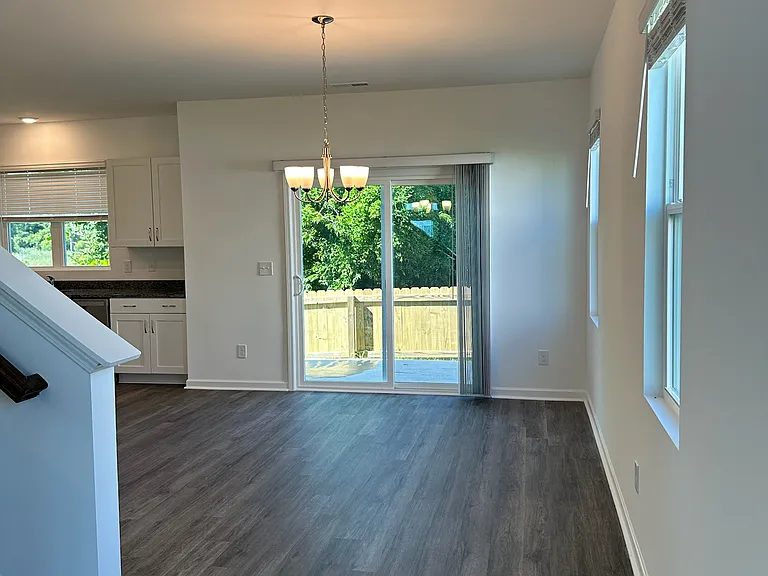 1317 Creekfront Dr — Photo 14