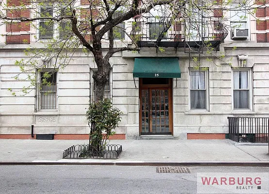 Sold by Warburg | media 10