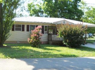 141 Short St, Spring City, TN 37381
