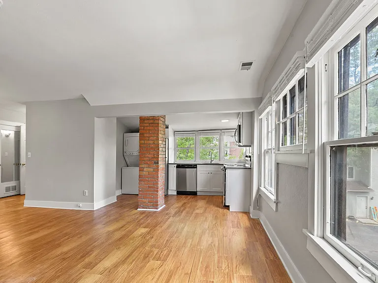 3004 Broadway St #1-3 — Photo 34