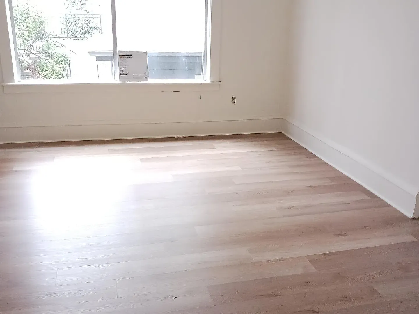 2- Bedroom in small building in Fremont — Photo 3