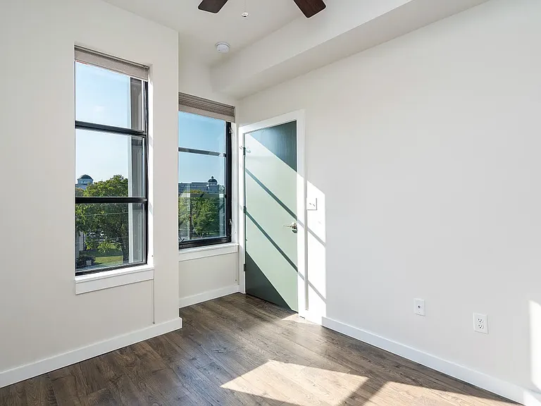 1900 12th Ave S #419 — Photo 7