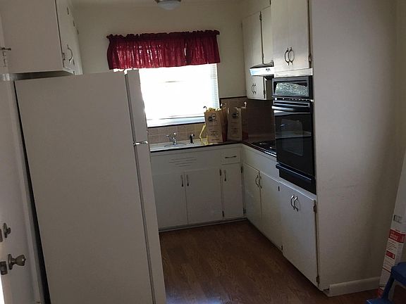 3rd image of 521 N Fair Oaks Ave #521