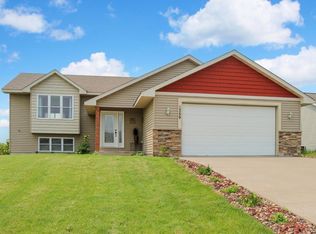1359 Red Hawk Ct, New Richmond, WI 54017