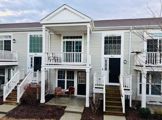 810 Four Seasons Blvd, Aurora, IL