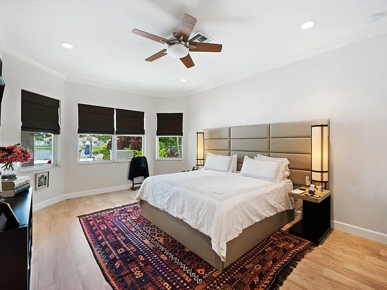 8152 Butler Greenwood Dr — Photo 14