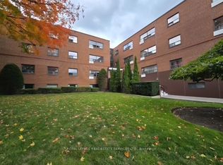 101 Coe Hill Dr #112, Toronto, ON M6S 3E3