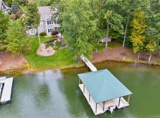 7912 Lakeview Dr, Denver, NC 28037