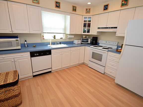 Spacious Kitchen