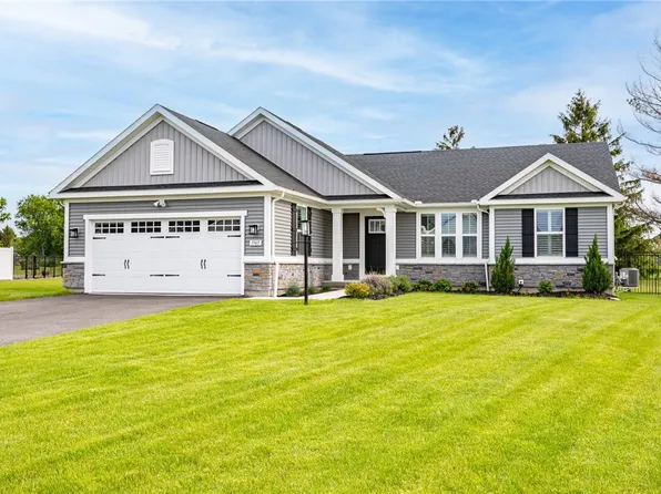 1565 Allison Ln, Webster, NY 14580