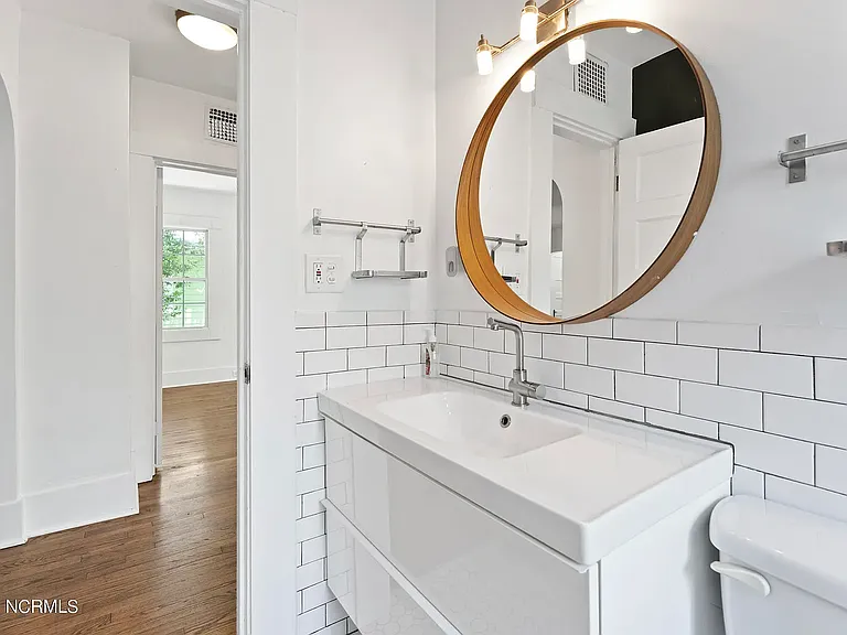 2214 Princess Place Dr — Photo 12