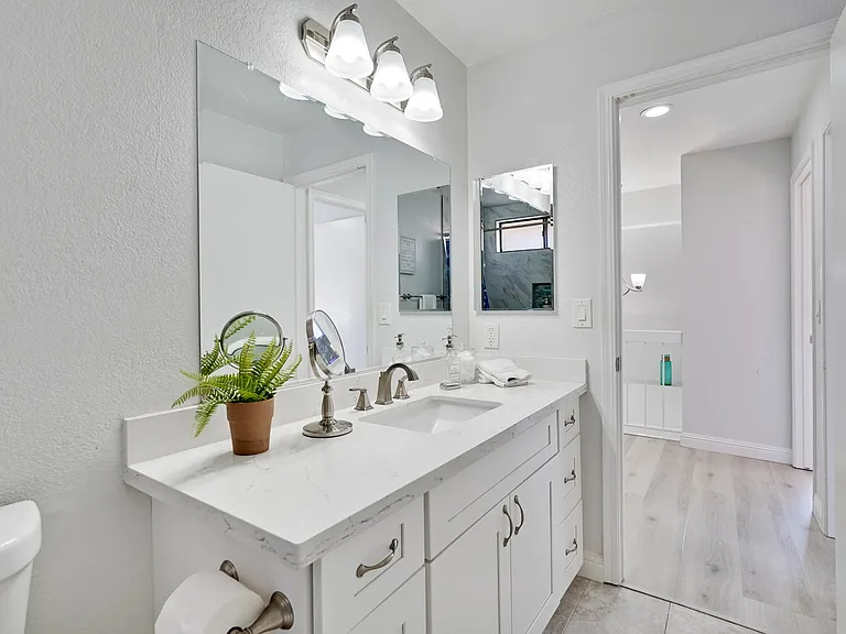 43382 Livermore Cmn — Photo 19