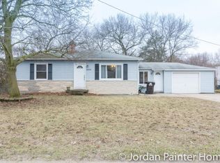 3679 Ivy Dr NE, Grand Rapids, MI 49525