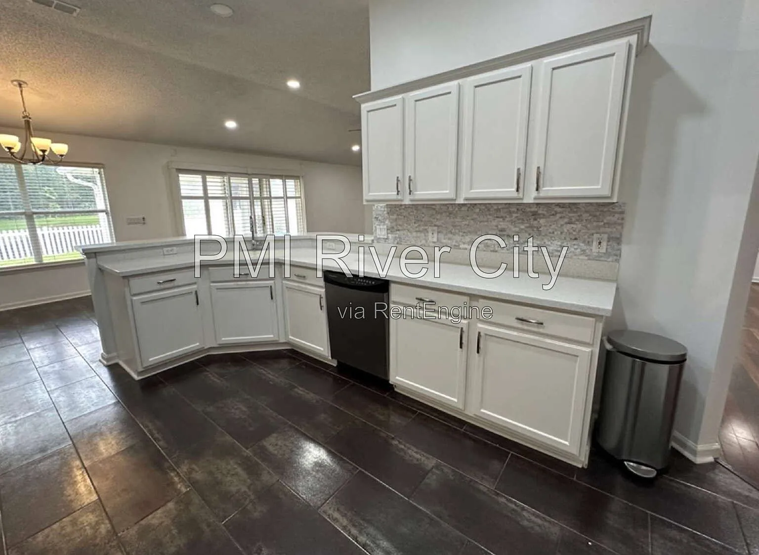 4 bed, 2.0 bath, 2217 sqft, $2,250 — Photo 2