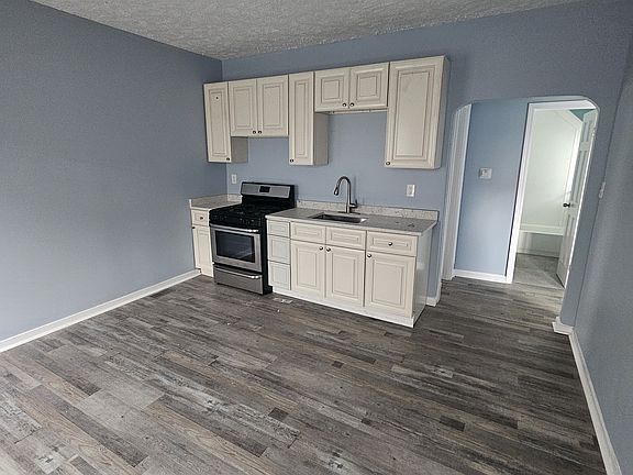 3rd image of 1395 E 25th St #1