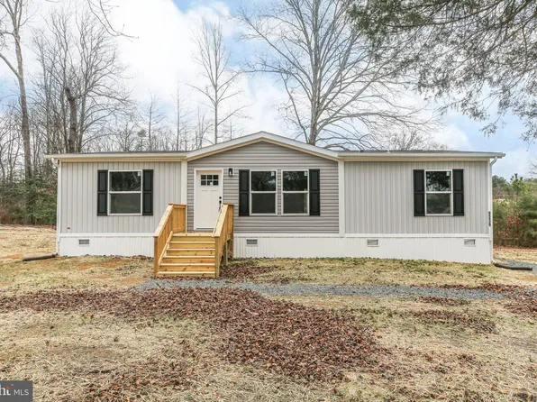 9239 Kings Dr, King George, VA 22485