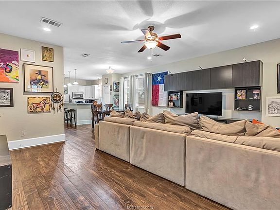 3rd image of 504 Cooner St