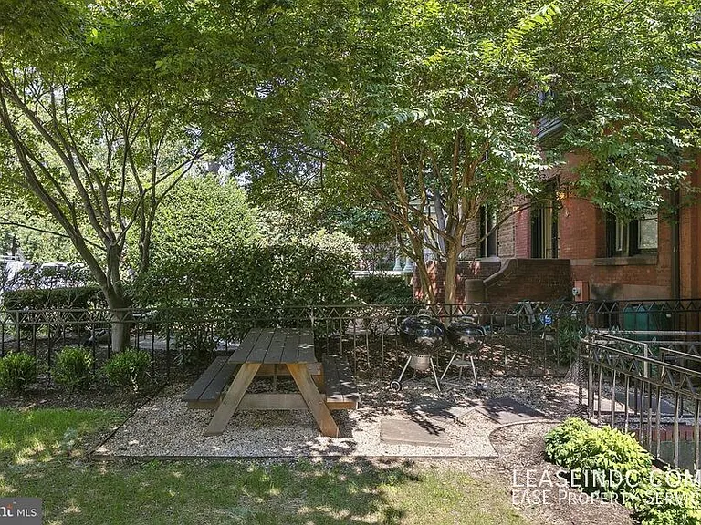 1901 16th St NW #204 — Photo 13