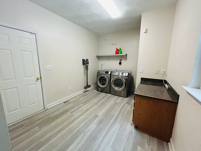 3412 Sale Dr — Photo 10