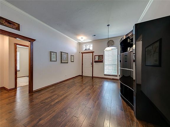 3rd image of 15613 Vicki Dr