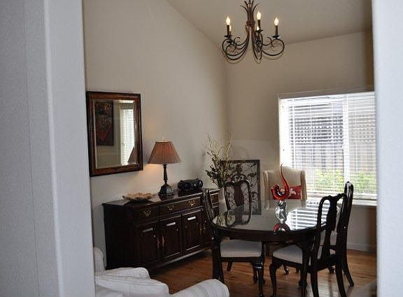 3rd image of 1049 Kensington Ct