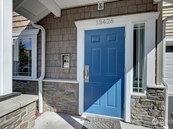 2nd image of 13426 97th Avenue E #202