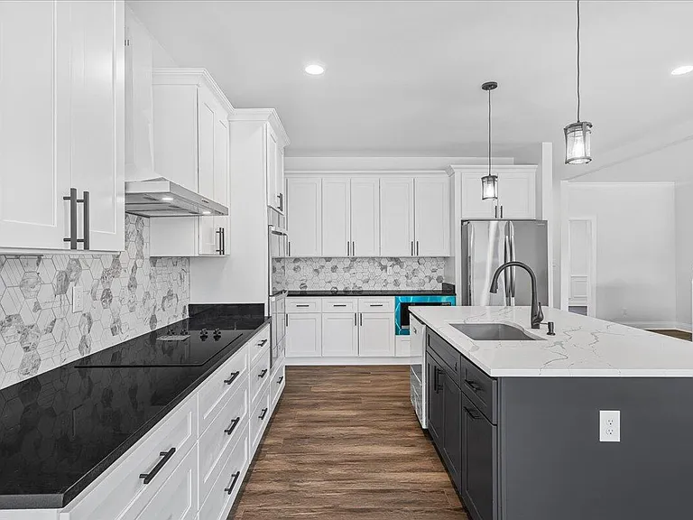 413 Weston Park — Photo 13