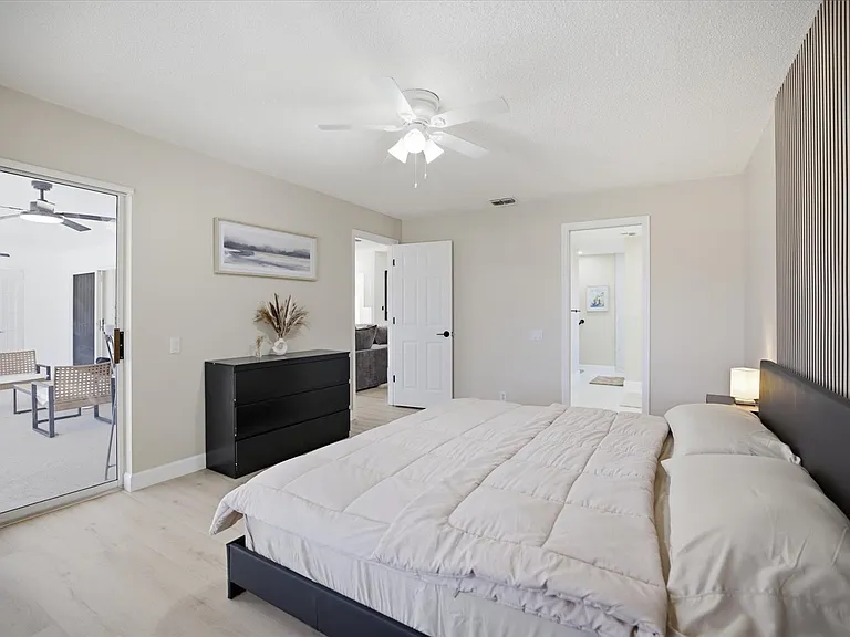 5829 Fairwoods Cir — Photo 24