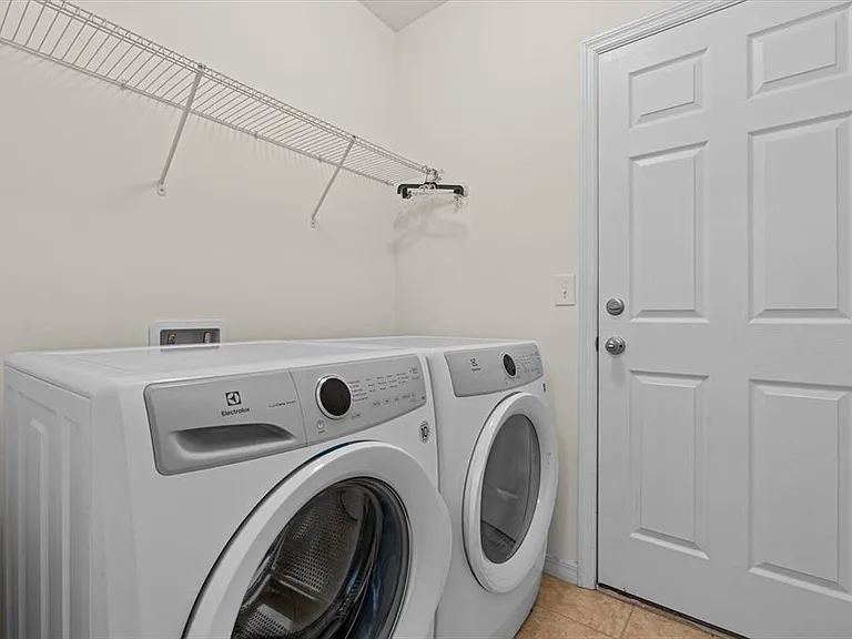 8932 Excelsior Pl — Photo 28