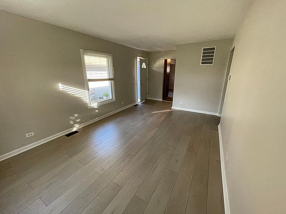3rd image of 16713 Highview Ave