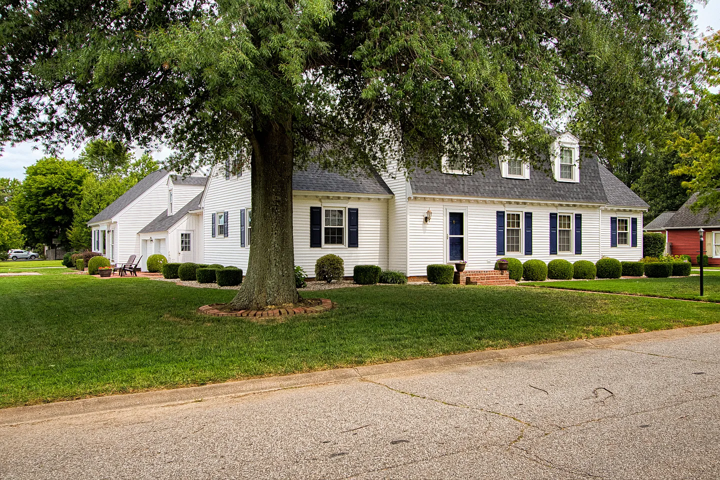 2501 Heather Ln photo 1