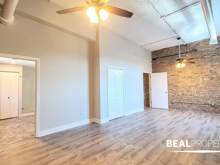 2320 N Damen Ave #2G — Photo 17