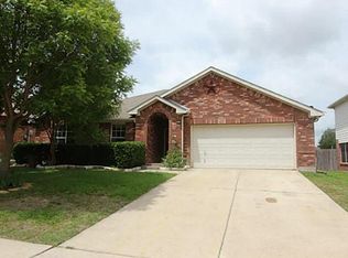 1011 Richmond Ln, Forney, TX 75126