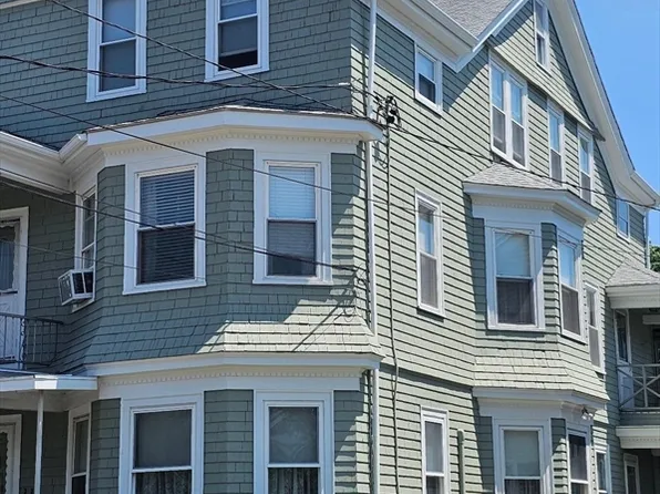 545 Robeson St, Fall River, MA 02720