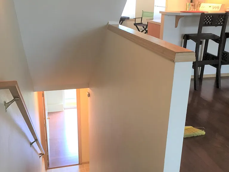 Stairs to lower bdrm & Yard