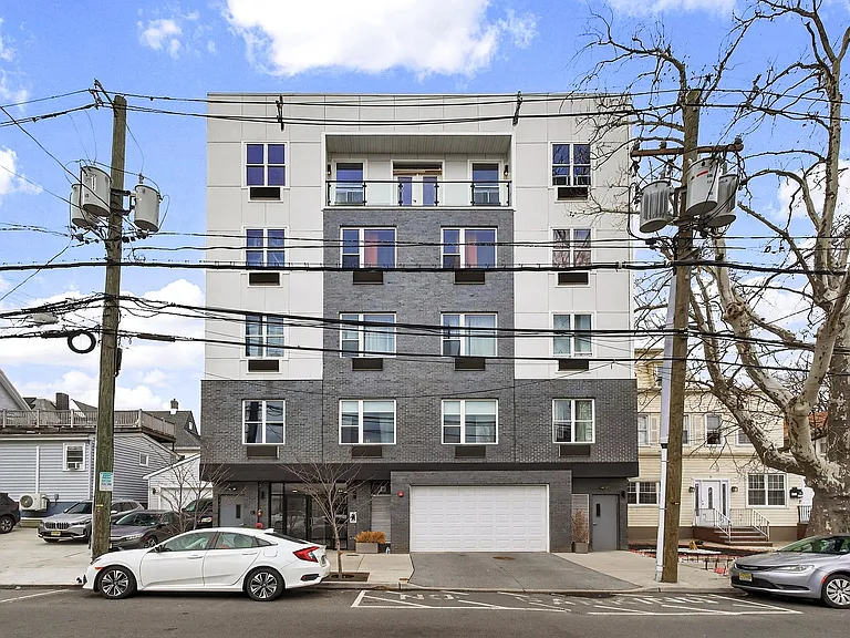 43-45 W 32nd St #502 — Photo 2