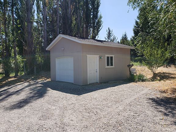 4th image of 308 S Manzanita Ct