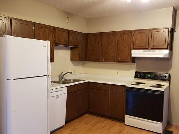 3rd image of 237 E Main St