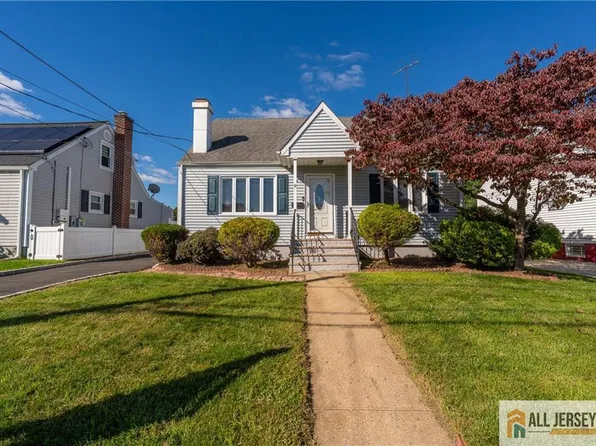 18 Roseland Pl, North Brunswick, NJ 08902