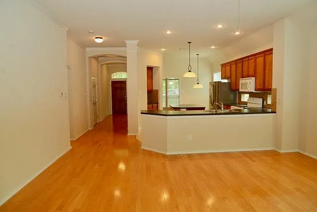 138 Chestnut Ct — Photo 18