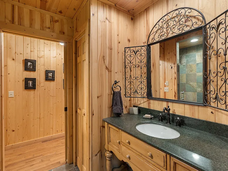 361 Wyanoak Rd — Photo 22