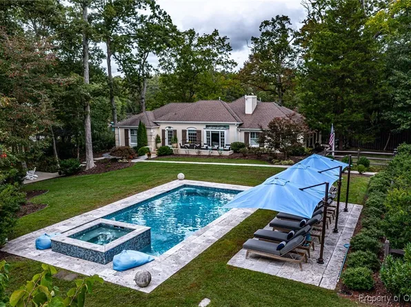 378 Holly Haven Rd, Weems, VA 22576