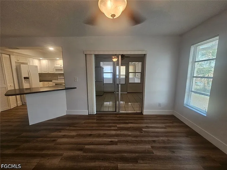 5989 Hillyer Ct W — Photo 9