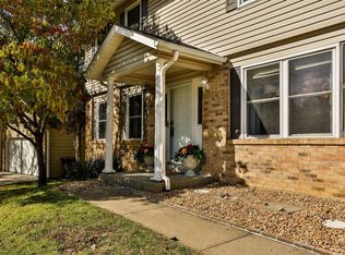 956 Whispering Ridge Ln, Saint Peters, MO 63376