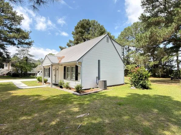 2704 Stoneybrook Rd, Farmville, NC 27828