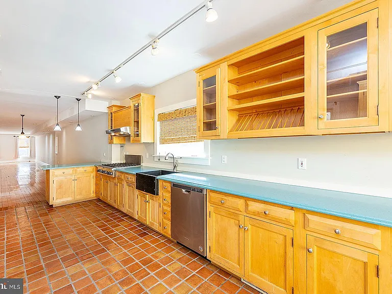 7 N Loudoun St #1/2 — Photo 15