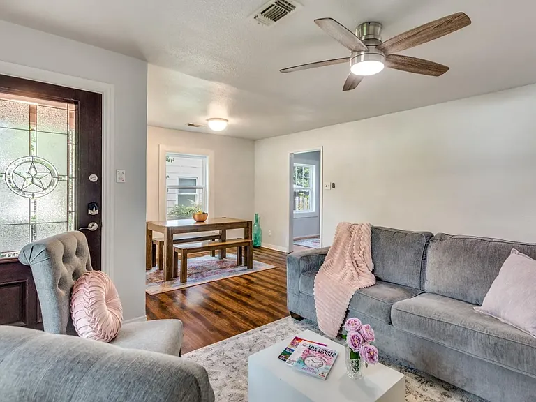 3241 Sandage Ave — Photo 4