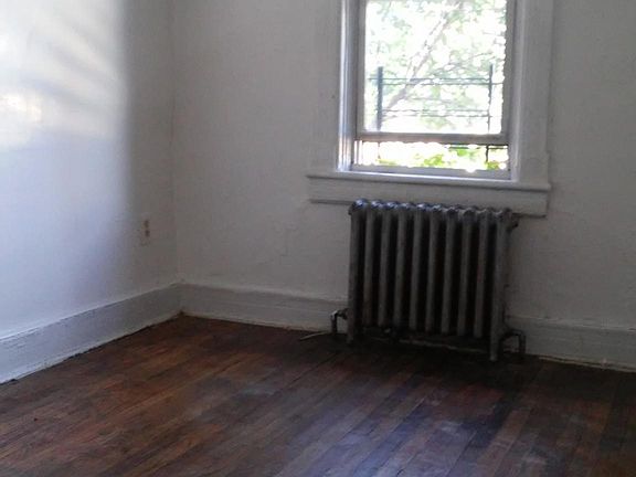 4th image of 19 Hawthorne Ave APT 3